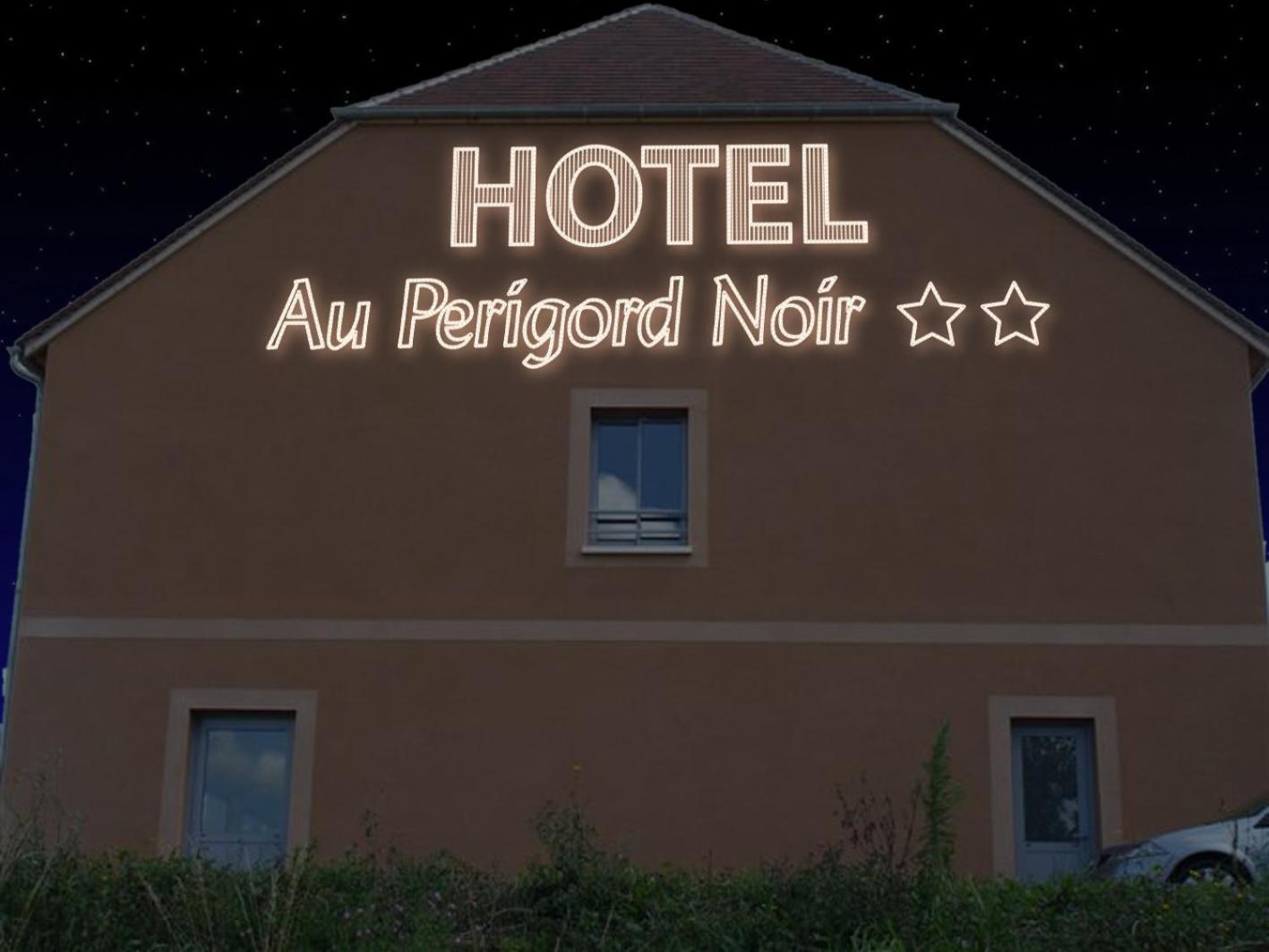 Отель Au Perigord Noir Hautefort Экстерьер фото