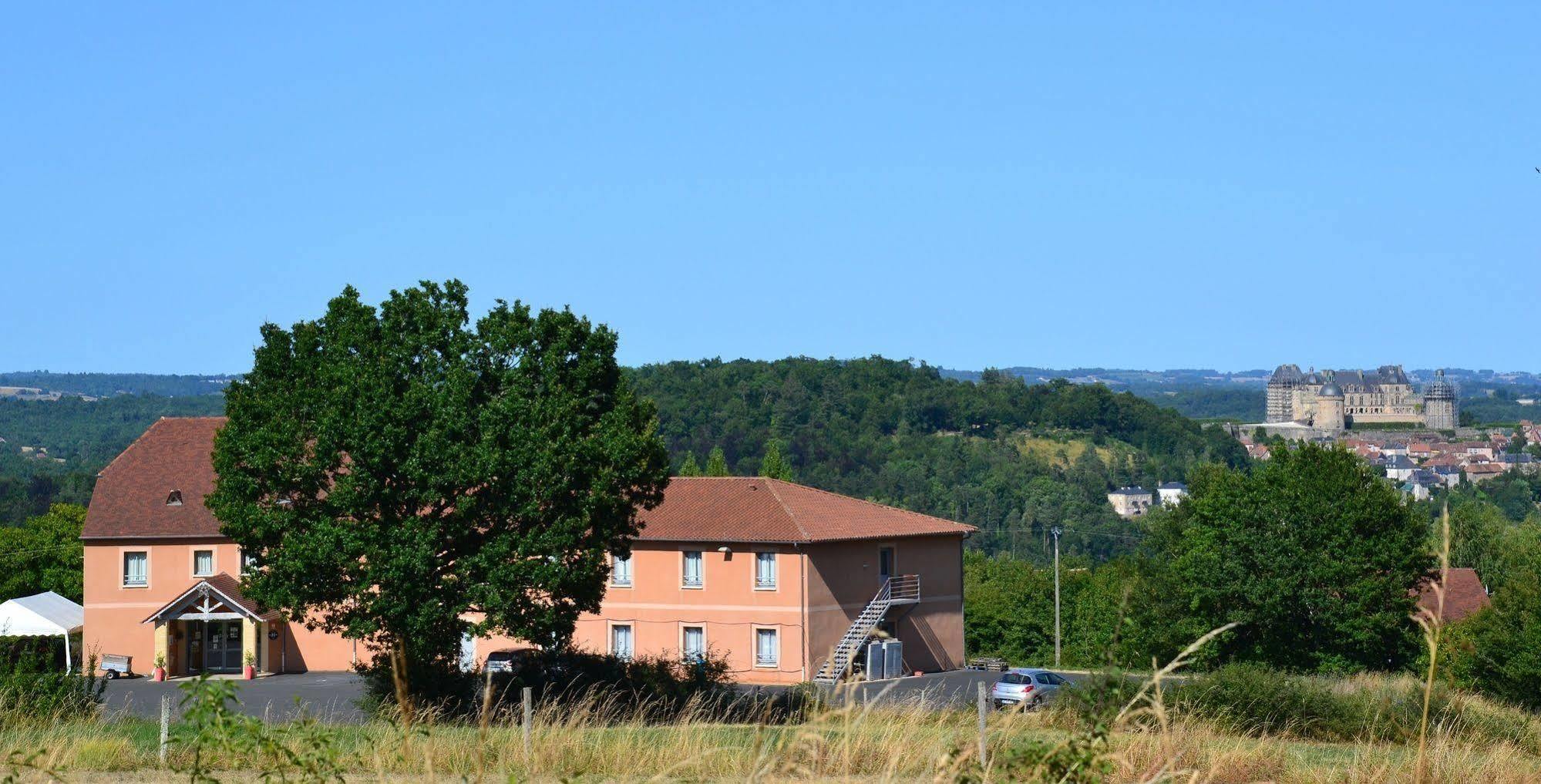 Отель Au Perigord Noir Hautefort Экстерьер фото